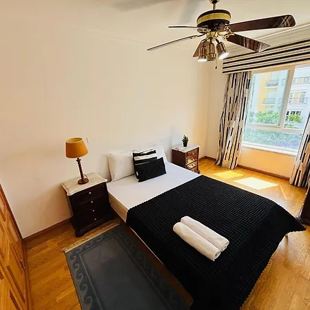 Luxury Spacious Flat Next Lisbon, Ideal For Tourists Appartement Queluz