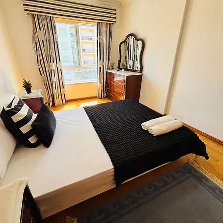 Luxury Spacious Flat Next Lisbon, Ideal For Tourists Apartment