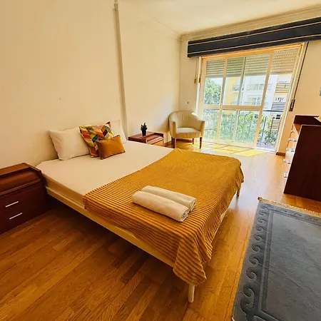 Luxury Spacious Flat Next Lisbon, Ideal For Tourists Appartement *