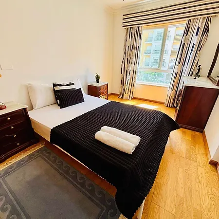 Luxury Spacious Flat Next Lisbon, Ideal For Tourists